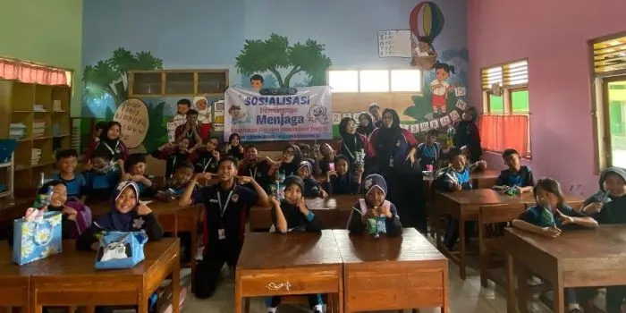 Mahasiswa KKN UPGRIS Edukasi Pentingnya Menjaga Kesehatan Gigi dan Kebersihan Tangan Mahasiswa KKN UPGRIS Edukasi Pentingnya Menjaga Kesehatan Gigi dan Kebersihan Tangan