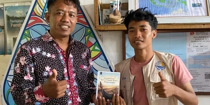 Lestarikan Warisan Maritim, Mahasiswa KKN Tematik Universitas Ivet Semarang Hadirkan Buku “Historiografi Situs Perahu Kuno dan Ilustrasi Bergambar Desa Punjulharjo” Lestarikan Warisan Maritim, Mahasiswa KKN Tematik Universitas Ivet Semarang Hadirkan Buku “Historiografi Situs Perahu Kuno dan Ilustrasi Bergambar Desa Punjulharjo”