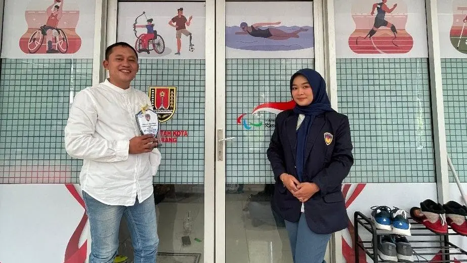 A person and person standing in front of a store AI-generated content may be incorrect.