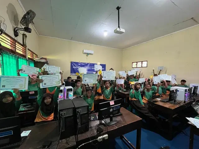 Langkah Kecil Menuju Generasi Digital, Mahasiswa KKN UPGRIS Adakan Pelatihan E-Coding di SDN Kesongo 01 Langkah Kecil Menuju Generasi Digital, Mahasiswa KKN UPGRIS Adakan Pelatihan E-Coding di SDN Kesongo 01
