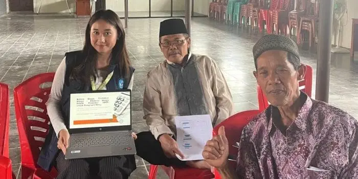 Mahasiswa KKN-T UNDIP Dampingi Pengrajin Desa Kesongo Hitung HPP dan Kelola Keuangan Usaha Mahasiswa KKN-T UNDIP Dampingi Pengrajin Desa Kesongo Hitung HPP dan Kelola Keuangan Usaha