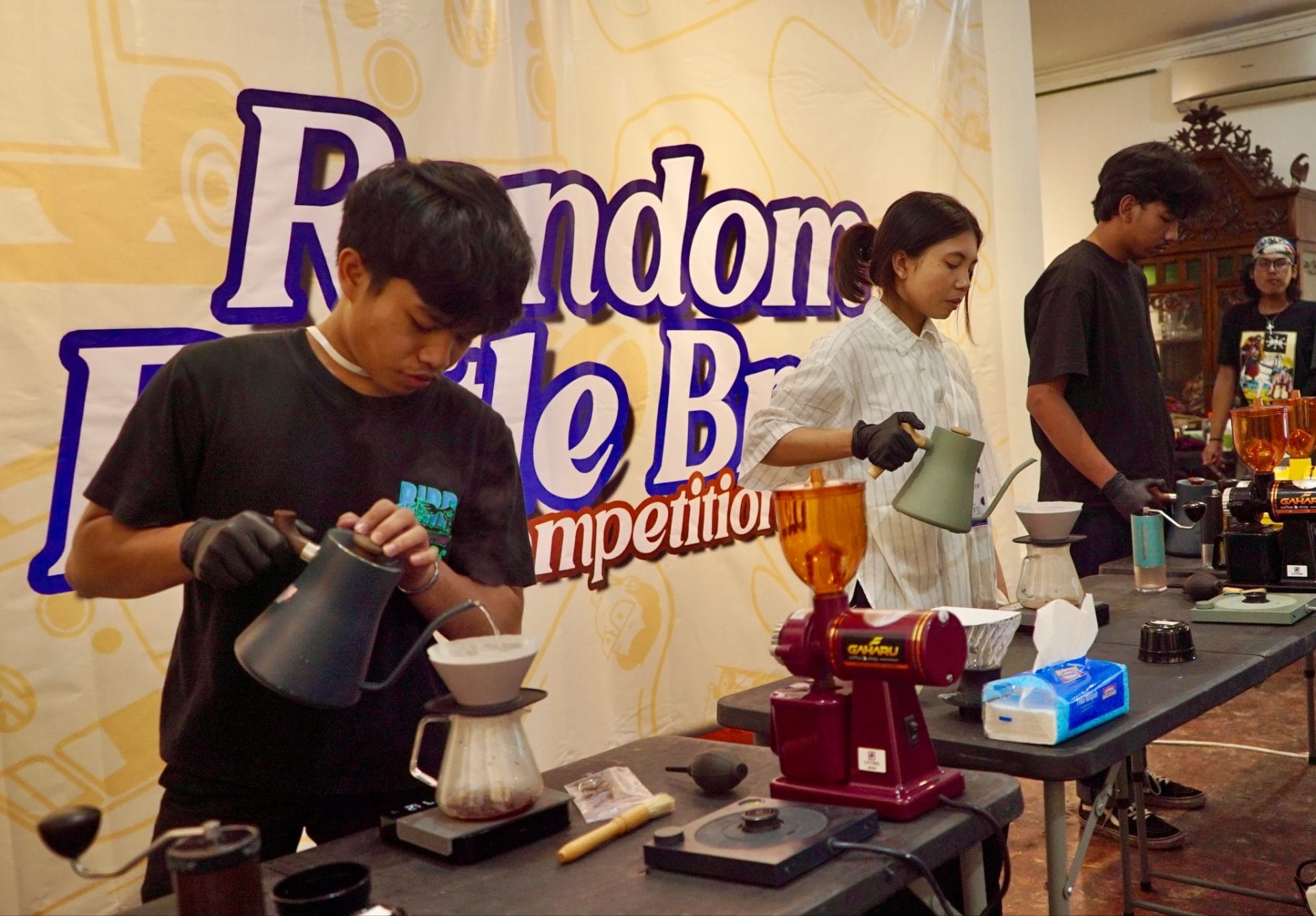 Random Brew Battle by Lakshita Coffee: Uji Kemampuan Barista di Kota Semarang Melalui Sistem Throwdown
