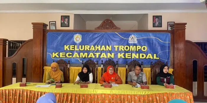 Mahasiswa KKN UPGRIS Kelompok 39 Gelar Sosialisasi Ketahanan Pangan di Kelurahan Trompo, Kabupaten Kendal Mahasiswa KKN UPGRIS Kelompok 39 Gelar Sosialisasi Ketahanan Pangan di Kelurahan Trompo, Kabupaten Kendal