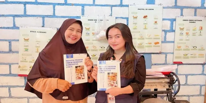 Mahasiswa KKN-T UNDIP Dampingi UMKM Kumala Snack Kembangkan Produk Berbasis Komoditas Lokal di Desa Teras Junis-1
