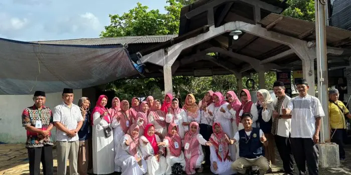 Mahasiswa KKN UPGRIS Kelompok 18 Terjun Langsung dalam Tradisi Nyadran Bandarjo Mahasiswa KKN UPGRIS Kelompok 18 Terjun Langsung dalam Tradisi Nyadran Bandarjo