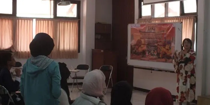 Gelar Workshop Board Game, Book Club Semarang Kenalkan Budaya Jepang Lewat Cara Seru! Gelar Workshop Board Game, Book Club Semarang Kenalkan Budaya Jepang Lewat Cara Seru!