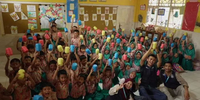 Mahasiswa KKN Universitas Tidar Gelar Literasi Gemar Menabung dan Edukasi Pencegahan Bullying pada Anak Sekolah Dasar di Desa Kuwayuhan Mahasiswa KKN Universitas Tidar Gelar Literasi Gemar Menabung dan Edukasi Pencegahan Bullying pada Anak Sekolah Dasar di Desa Kuwayuhan