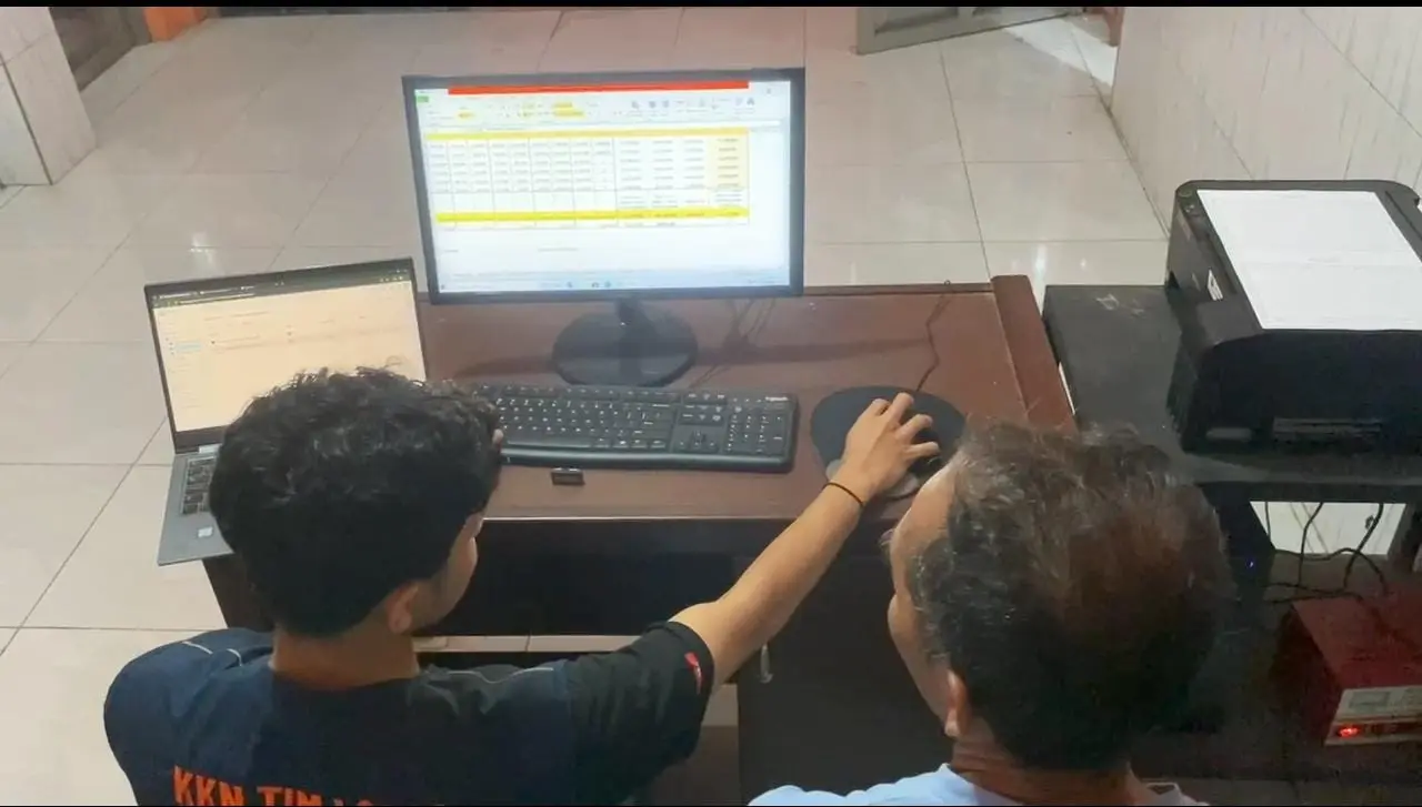 Mahasiswa KKN-T UNDIP Dampingi Bendahara MTA (Majelis Tafsir Al-Quran) Cabang 2 Desa Teras dalam Pembukuan Berbasis Excel Terintegrasi