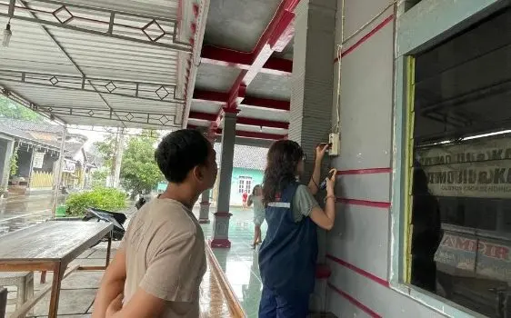 KKN-T Tim 34 UNDIP Realisasikan Program Penyuluhan Pengukuran serta Keselamatan Kelistrikan Rumah Tangga untuk Warga Desa Teras, Boyolali KKN-T Tim 34 UNDIP Realisasikan Program Penyuluhan Pengukuran serta Keselamatan Kelistrikan Rumah Tangga untuk Warga Desa Teras, Boyolali