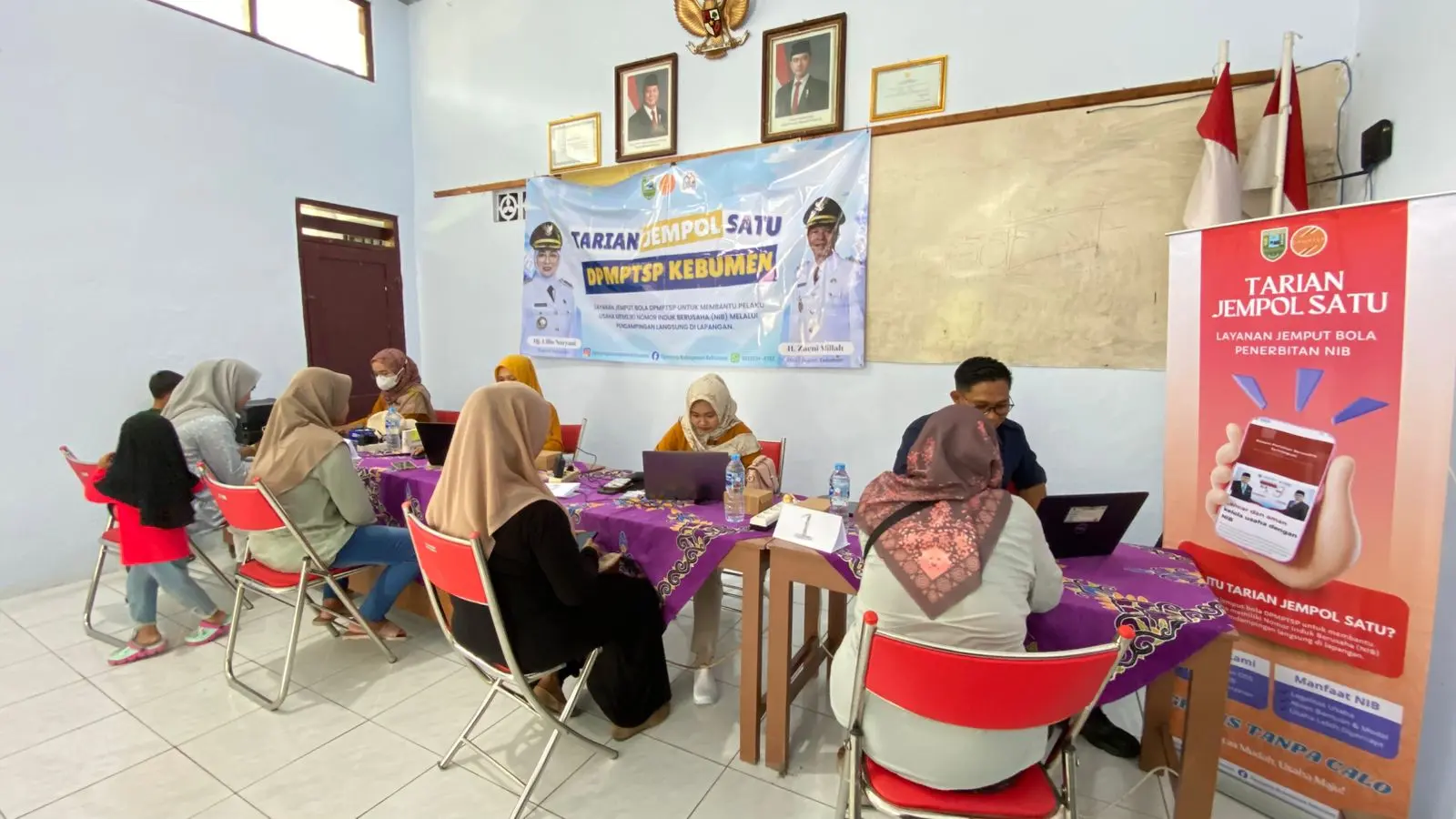 Kolaborasi Mahasiswa KKN 56 Universitas Sebelas Maret dan DPMPTSP Kebumen, Bantu Pelaku UMKM Desa Caruban Terbitkan NIB Gratis