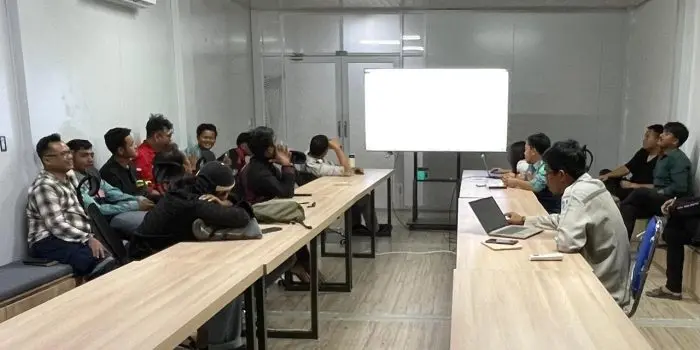 Sinergi Literasi Digital, Kesehatan Lingkungan, dan Ekonomi Kreatif: Langkah Mahasiswa Teknik Sipil UPGRIS Wujudkan Masyarakat Mandiri 111