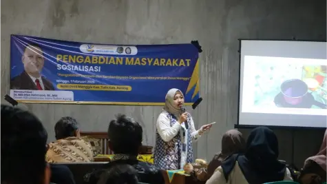 Tekan Pencemaran Lingkungan, Mahasiswa KKN Undip Sosialisasikan Olahan Minyak Jelantah menjadi Lilin Aroma Terapi Tekan Pencemaran Lingkungan, Mahasiswa KKN Undip Sosialisasikan Olahan Minyak Jelantah menjadi Lilin Aroma Terapi