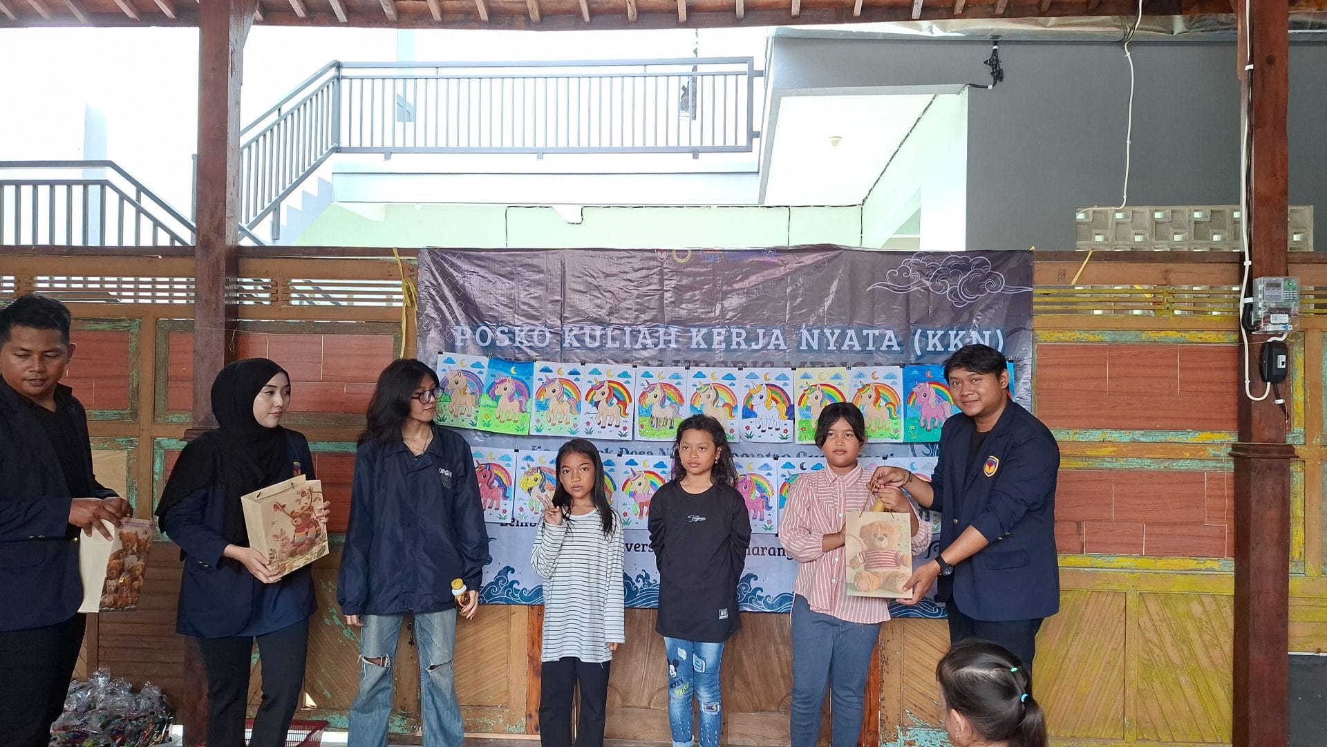 Belajar Sambil Bermain: Outing Class Mewarnai Anak-Anak Kampung Gebyok, Kelurahan Ngijo, Kecamatan Gunungpati oleh KKN UPGRIS Kelompok 6