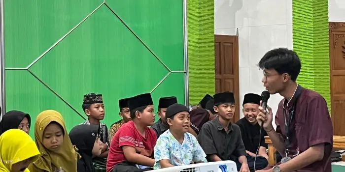 KKN UPGRIS Gedanganak Edukasi Literasi Digital “Saring Before Sharing” di Lingkungan RW 01 2eeb60ca-ee55-487d-9450-9ea0d11f51cc