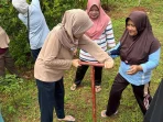Dari Lubang Kecil untuk Dampak Besar: Mahasiswa Teknik Sipil UNDIP Hadirkan Solusi Biopori di Desa Bukur