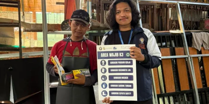 Tingkatkan Kesadaran K3 Pada Bengkel Las, Mahasiswa KKN I TIM 100 Undip Dukung Bengkel Las Rumahan Menjadi Tempat Kerja yang Aman Foto-KKN-K3-