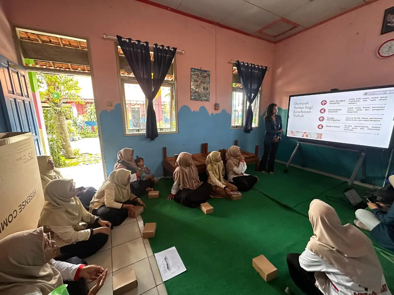 Mahasiswa KKNT Tim 25 Gelar Edukasi Keamanan Skincare dan Kosmetik di Desa Tegalrejo Mahasiswa KKNT Tim 25 Gelar Edukasi Keamanan Skincare dan Kosmetik di Desa Tegalrejo