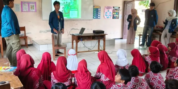 Mahasiswa KKN Undip Gelar Sosialisasi Penanganan Banjir Berbasis Lingkungan di SDN 02 Katekan IMG20260205074231-1-1
