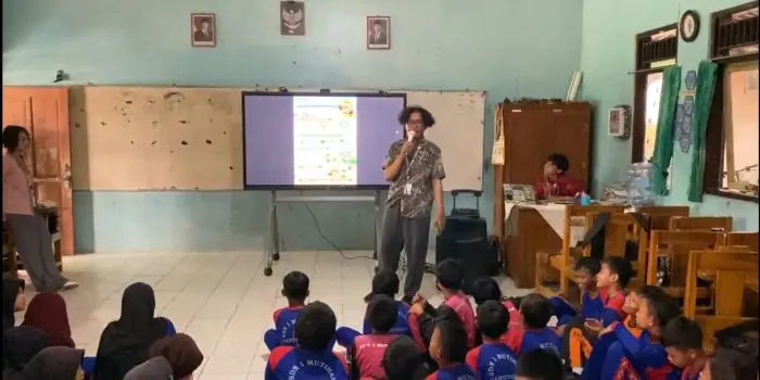 Mahasiswa KKN Undip Tim 98 Perkuat Sistem Informasi dan Komunikasi Mitigasi Gempa bagi Siswa SD Mutihan 01 Lampiran-Foto-Reportase_Program-Multidisplin-2_KKN_2026-2-