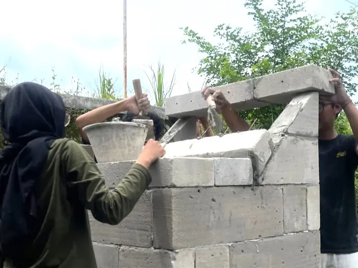 Desain Sederhana, Dampak Nyata: Pengelolaan Sampah Warga Kragilan Desain Sederhana, Dampak Nyata: Pengelolaan Sampah Warga Kragilan