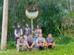 Upaya Pencegahan Kecelakaan Lalu Lintas, Mahasiswa KKN UNTIDAR Pasang Cermin Cembung dan Delineator di Desa Kajangkoso