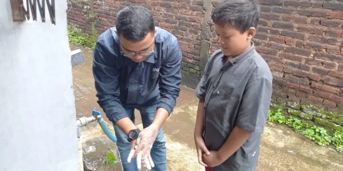 Mahasiswa KKN UPGRIS Edukasi Cuci Tangan dan Pemilahan Sampah Rumah Tangga di Desa Piji WhatsApp-Image-2026-01-25-at-09.57.22