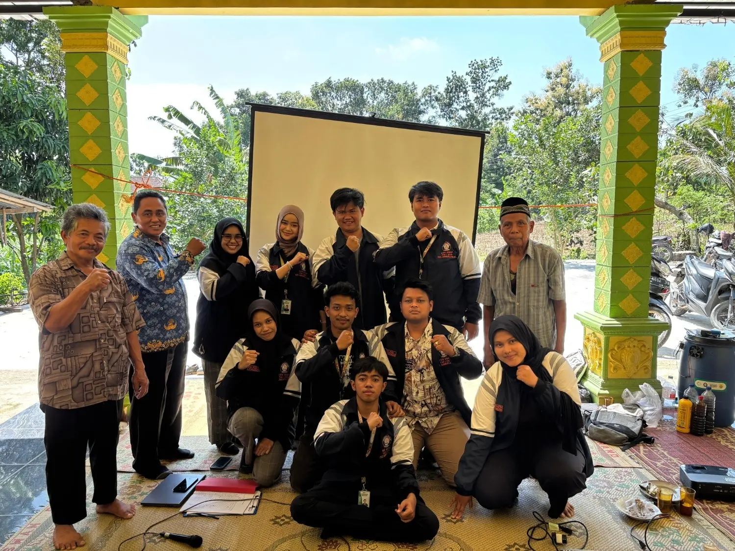 Mahasiswa KKN UNDIP di Desa Kacangan Berinovasi: Kenalkan Komposter Cerdas dengan Sistem Ventilasi Termal Otomatis ke Kelompok Tani