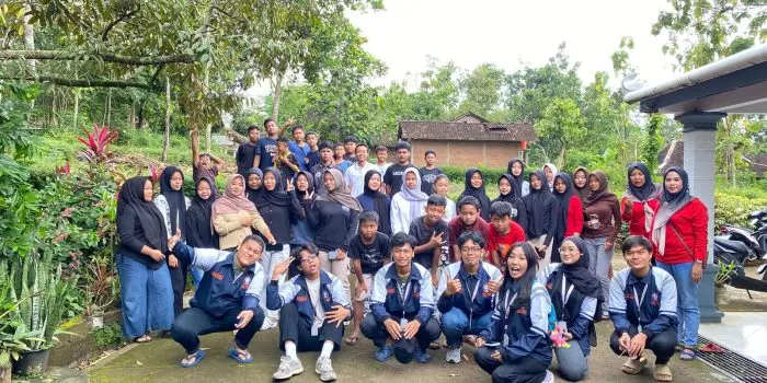 Tingkatkan Kepercayaan Diri Remaja Karang Taruna, Mahasiswa KKN UNDIP Gelar Edukasi Public Speaking di Dusun Waduk, Wonogiri