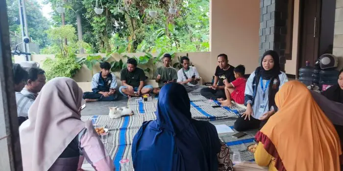 Mahasiswa KKN UNDIP Gelar Sosialisasi dan Praktik Pemasaran Digital melalui E-Commerce Shopee bagi Pelaku Usaha Individu Desa Kebumen