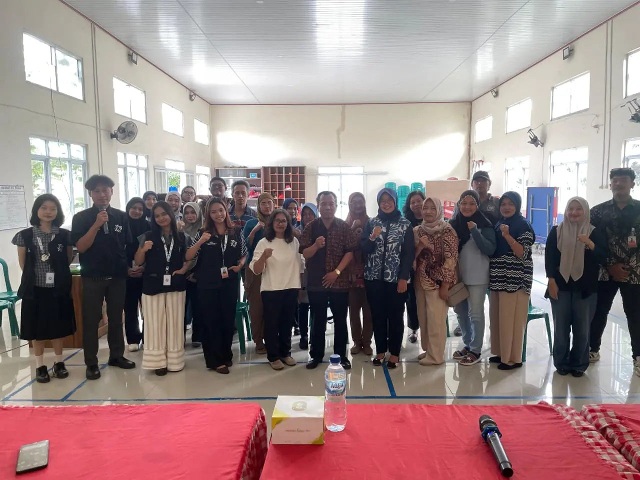 Tingkatkan Daya Saing UMKM, Mahasiswa KKN Universitas PGRI Semarang Gelar Sosialisasi Strategi Pemasaran Digital