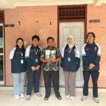 Mahasiswa KKN UNDIP Tim KKN 114 Melaksanakan Program Upaya Optimalisasi Ketahanan Pangan Melalui Program Green House dengan Sistem Rainwater Harvesting dan Tanaman Hidroponik di Desa Sumberejo I