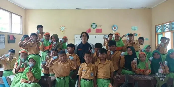 Mahasiswa KKN UNDIP Gelar Edukasi Pentingnya Minum Susu untuk Anak Sekolah WhatsApp-Image-2026-02-08-at-5.05.57-PM
