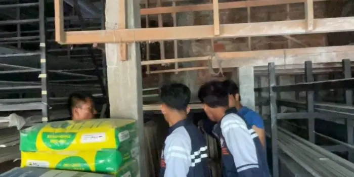Memilih Bahan/ Alat yang sudah Direncakan dari Awal sesuai budget yang Sudah direncanakan