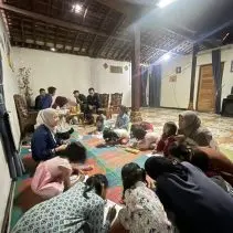 bimbingan belajar bersama anak-anak dusun Genting