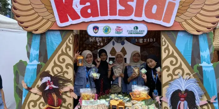 Promosikan Potensi Lokal, Mahasiswa KKN UPGRIS Kelompok 24 Hadirkan Produk Unggulan Desa Kalisidi di Expo Ungaran Barat WhatsApp-Image-2026-02-26-at-14.55.41