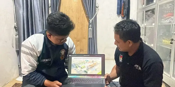 Dorong Kesadaran Kelola Sampah, Mahasiswa KKN Undip Sosialisasi Desain Layout Gudang Bank Sampah kepada Pemerintah Desa Bandung Dokumentasi dengan pemerintah desa Bandung