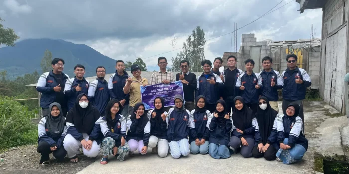 Mahasiswa KKN-Tematik Tim 21 Undip Bantu Usaha Hortikultura Desa Batur Tetap Segar dengan Ozon Mahasiswa KKN-Tematik Tim 21 Undip Bantu Usaha Hortikultura Desa Batur Tetap Segar dengan Ozon