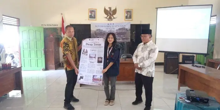 Branding Desa Lewat Literasi, Mahasiswa KKN Undip Hadirkan Dokumentasi Sejarah Dua Bahasa di Desa Teras