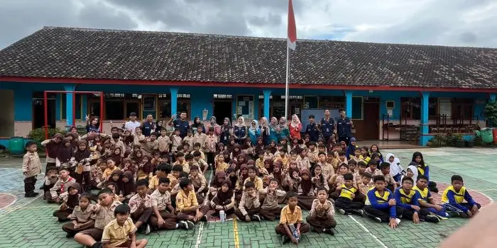 Edukasi Lingkungan Sejak Dini, KKN UPGRIS Hadirkan Bank Sampah di SD Negeri Gedanganak 2 Edukasi Lingkungan Sejak Dini, KKN UPGRIS Hadirkan Bank Sampah di SD Negeri Gedanganak 2