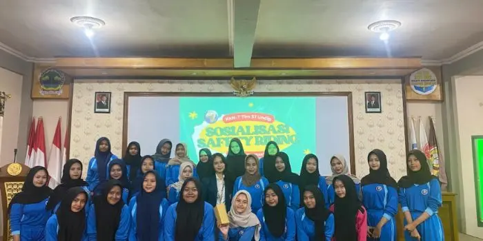 Safety First, Style On! Mahasiswa KKN-T UNDIP Gelar Pelatihan Berkendara Aman Siswa SMK Bhakti Nusantara Safety First, Style On! Mahasiswa KKN-T UNDIP Gelar Pelatihan Berkendara Aman Siswa SMK Bhakti Nusantara