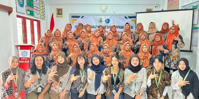 Mahasiswa KKN-T Tim 25 Gelar Sosialisasi Hoax dan Penipuan Digital di Desa Tegalrejo Mahasiswa KKN-T Tim 25 Gelar Sosialisasi Hoax dan Penipuan Digital di Desa Tegalrejo