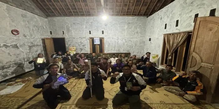 Mahasiswa KKN UNDIP Gelar Sosialisasi Pentingnya Ruang Hijau dan Kebersihan Lingkungan kepada Perangkat Desa Kerjo Kidul