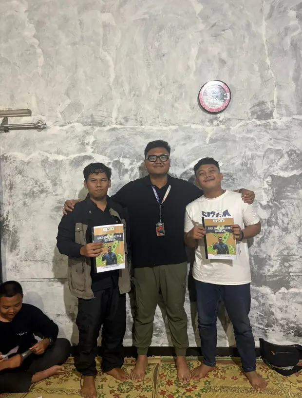 Ajak Remaja Hadapi Tantangan Mengelola Keuangan, Mahasiswa KKN UNDIP Edukasi Smart Money di Desa Kerjo Kidul 