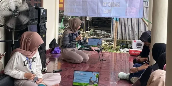 Tingkatkan Kesadaran Keselamatan Listrik, Mahasiswa Teknik Elektro UNDIP Gelar Sosialisasi di Desa Jabung Tingkatkan Kesadaran Keselamatan Listrik, Mahasiswa Teknik Elektro UNDIP Gelar Sosialisasi di Desa Jabung