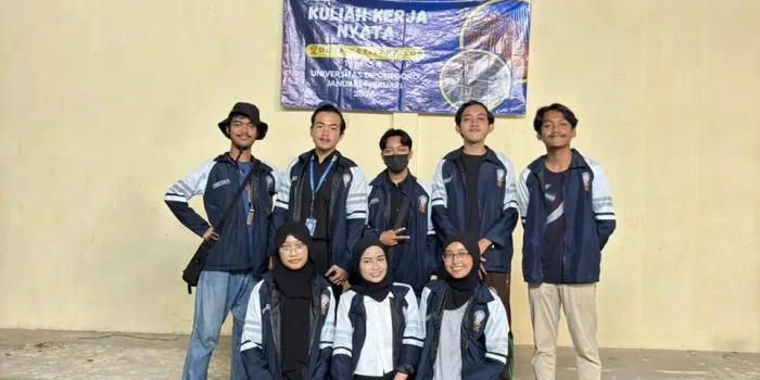 Mahasiswa KKN UNDIP Kembangkan Visualisasi Informasi Ruang di Gedung Serba Guna Desa Ketitang Lor Mahasiswa KKN UNDIP Kembangkan Visualisasi Informasi Ruang di Gedung Serba Guna Desa Ketitang Lor
