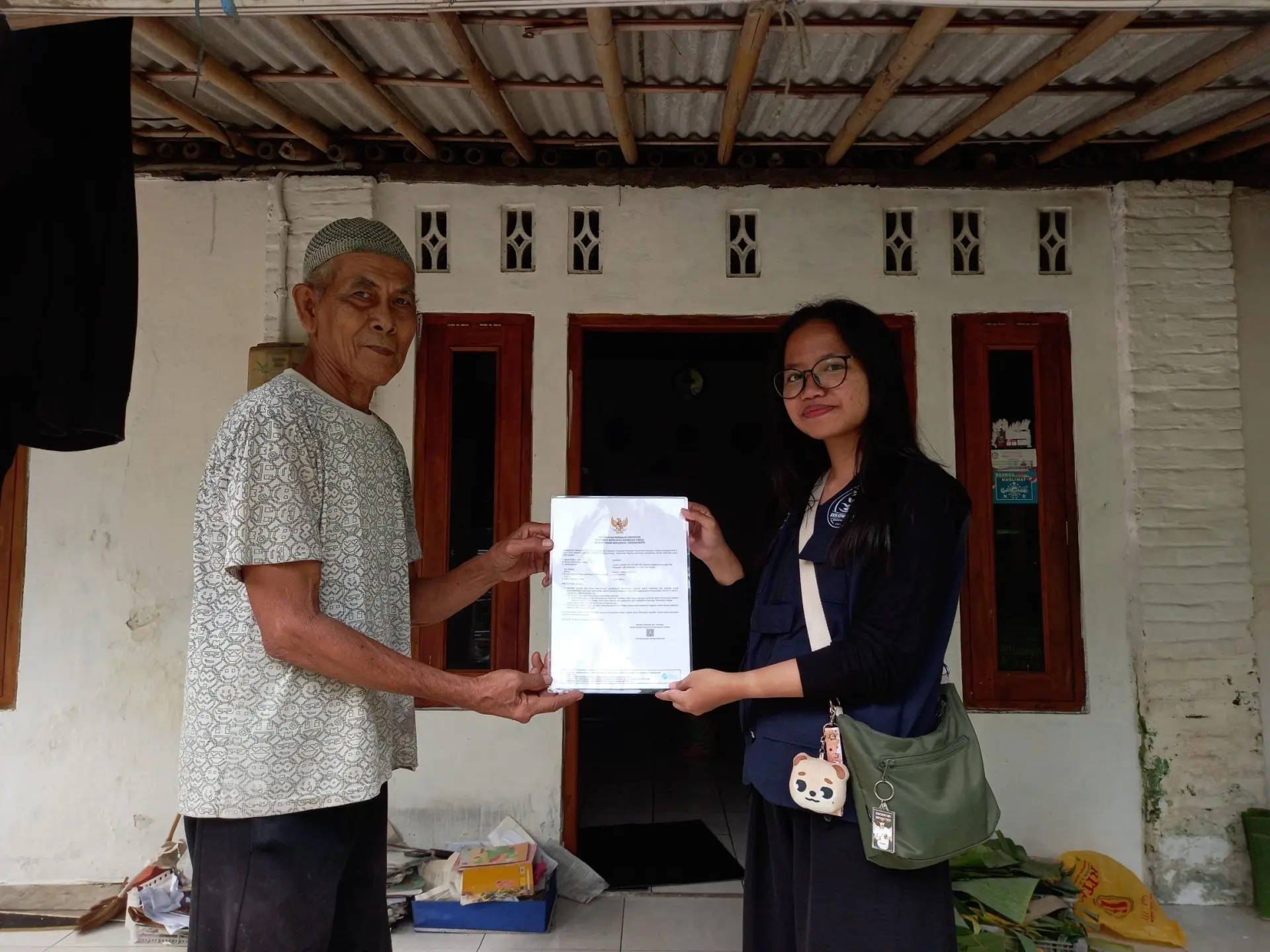 Mahasiswa KKN UNTIDAR Perkuat UMKM Desa Kuwayuhan Lewat Legalitas Usaha dan Digital Marketing Mahasiswa KKN UNTIDAR Perkuat UMKM Desa Kuwayuhan Lewat Legalitas Usaha dan Digital Marketing