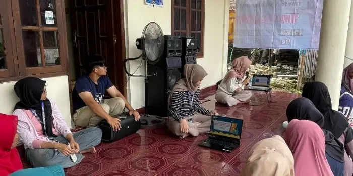 Dari Sampah Jadi Rupiah, Mahasiswa KKN UNDIP Dorong UMKM Desa Jabung Produksi Eco Paving Block Ramah Lingkungan Dari Sampah Jadi Rupiah, Mahasiswa KKN UNDIP Dorong UMKM Desa Jabung Produksi Eco Paving Block Ramah Lingkungan