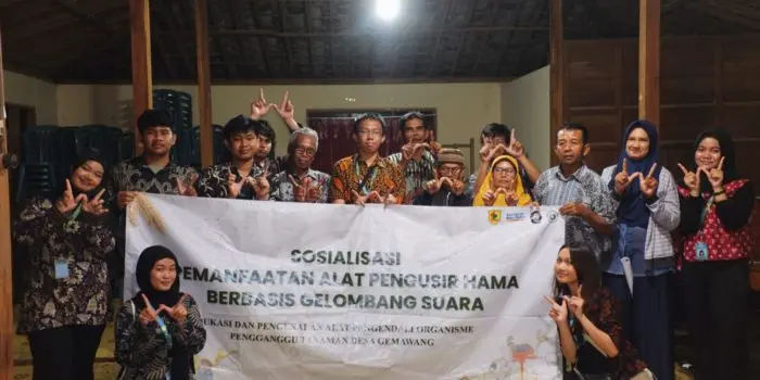 Mahasiswa KKN Reguler Tim 137 UNDIP Kenalkan Alat Pengusir Hama Berbasis Gelombang Suara di Desa Gemawang Mahasiswa KKN Reguler Tim 137 UNDIP Kenalkan Alat Pengusir Hama Berbasis Gelombang Suara di Desa Gemawang
