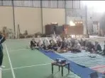 Mahasiswa KKN UNDIP Tingkatkan Daya Saing UMKM Ikan Asap melalui Pengemasan Vakum di Desa Ketitang Lor