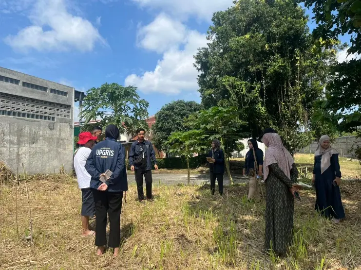 Mahasiswa KKN UPGRIS MENGABDI Lakukan Aksi Tanam, Edukasi SOP Penanaman serta Perawatan Buah dan Sayur di Taman Toga